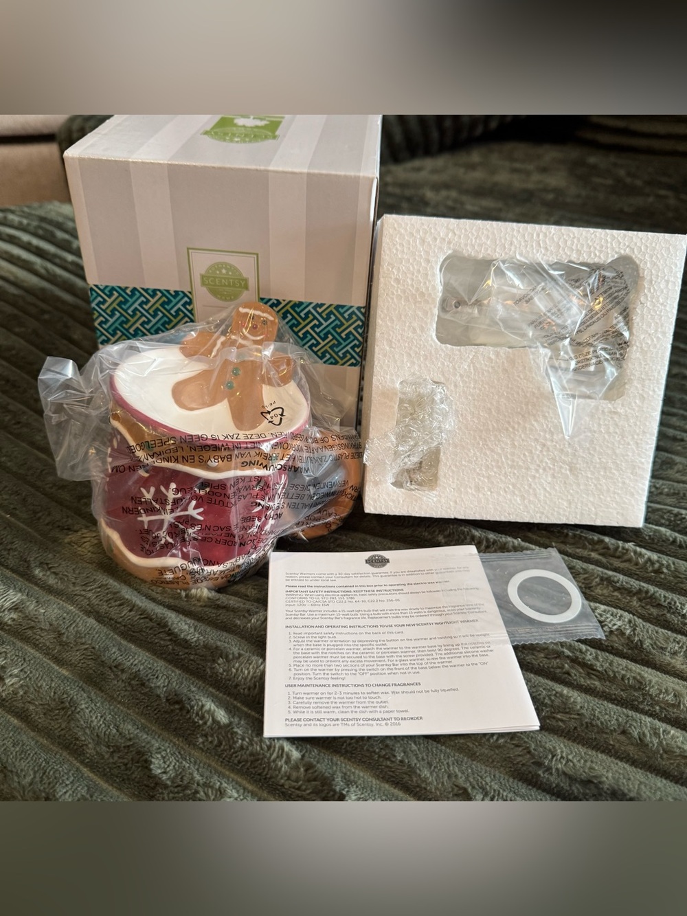 NEW Scentsy Gingerbread Man Mini Wax Warmer - Wall Plug-In Christmas Holiday